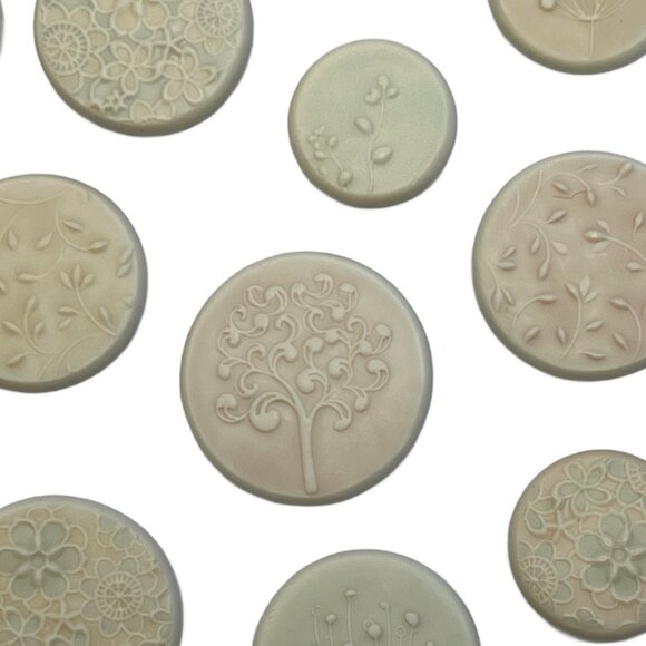 20 Magnets Floral Flower Nature Handmade Polymer Clay Multicolor Muted Pastel - Picture 5 of 9